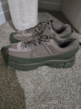 Brand New Nike Vomero Roam Black/Brown